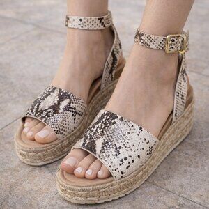 *Like New* Cushionaire “Miranda” Faux Snakeskin Espadrille Sandals